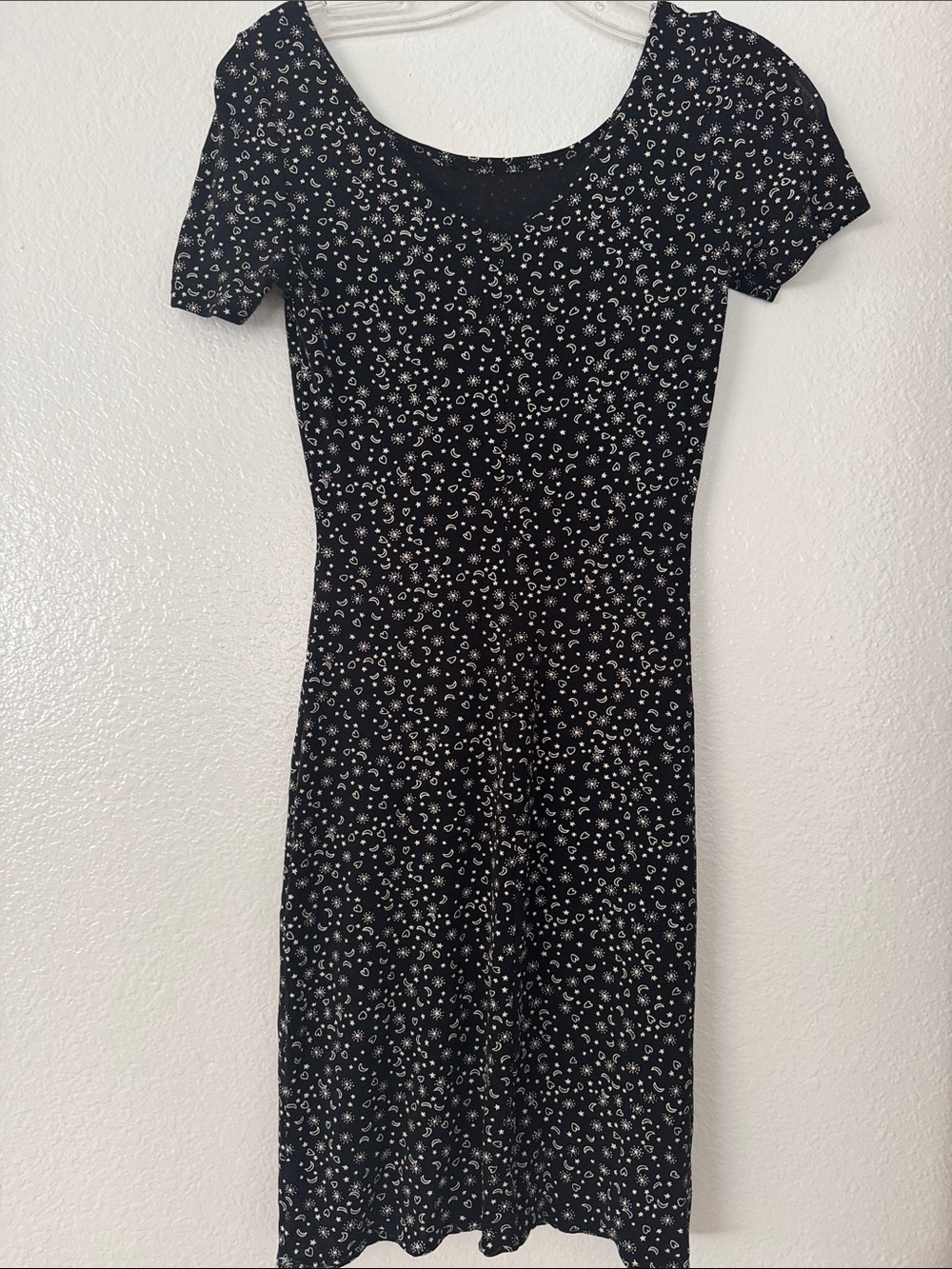 Black Floral Scoop Midi Dress with Short Sleeves